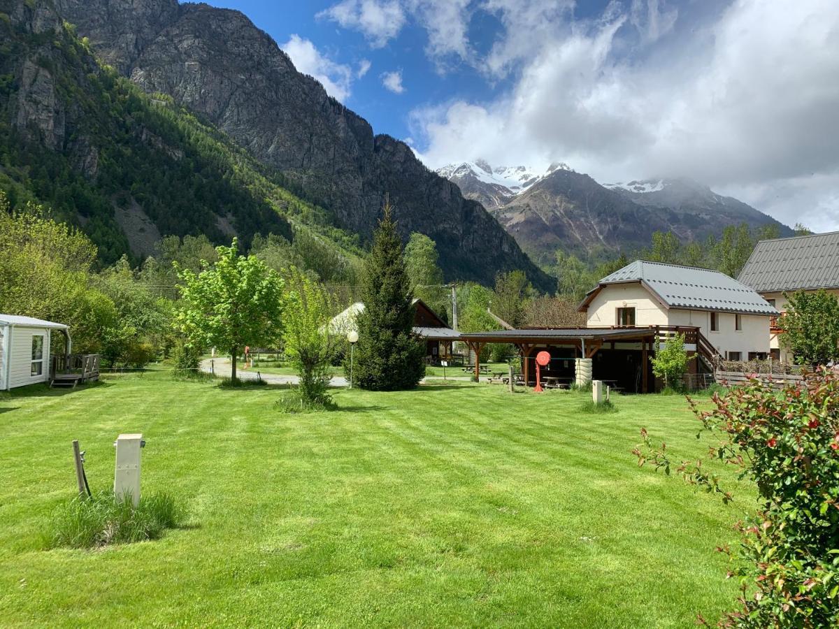 Le Bourg-dʼOisansFerme Noemie别墅 外观 照片